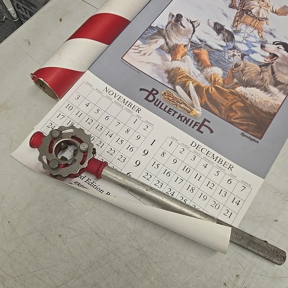 1996 Remington Bullet Knife Mini Trapper Calendar 30x20‎